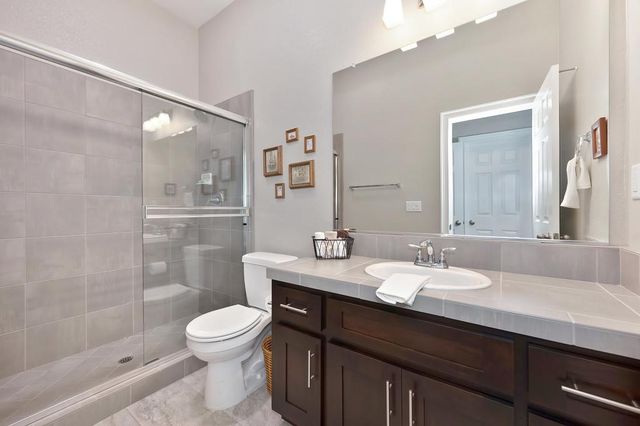 3048 Stonington Dr, Roseville, CA 95747