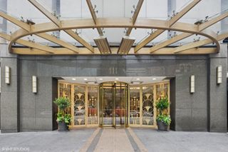 111 E Chestnut Street 21B, Chicago, IL 60611