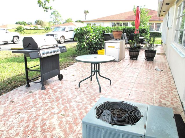325 NW 50th Avenue C, Delray Beach, FL 33445