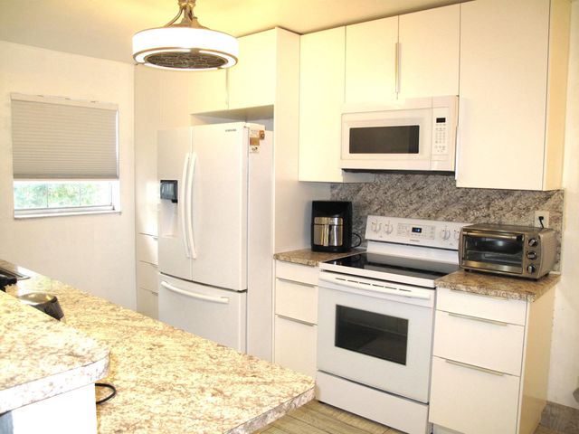 325 NW 50th Avenue C, Delray Beach, FL 33445