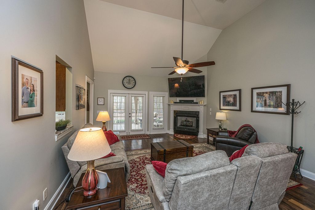 Image 6 of property listing at 102 Amen Corner, Summerville, SC 29483