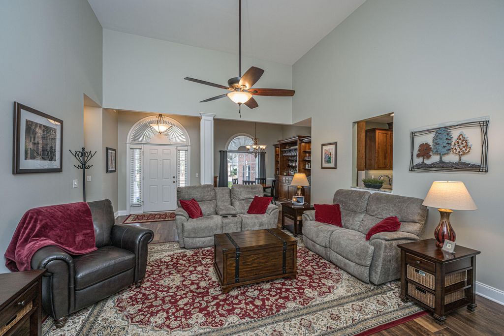 Image 7 of property listing at 102 Amen Corner, Summerville, SC 29483