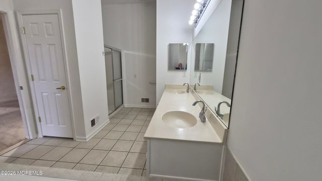 6 Saint Andrews Road, Jackson, NJ 08527