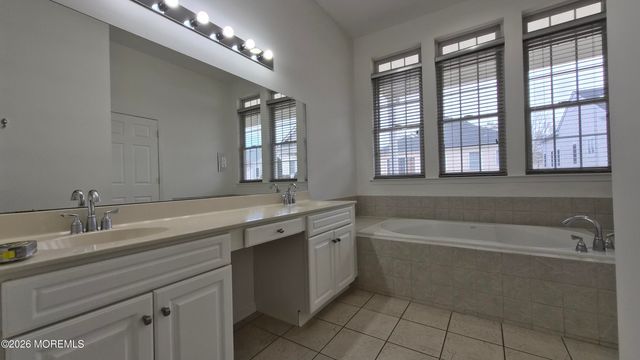 6 Saint Andrews Road, Jackson, NJ 08527