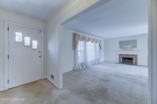 25 Buttonwood Drive, Fair Haven, NJ 07704