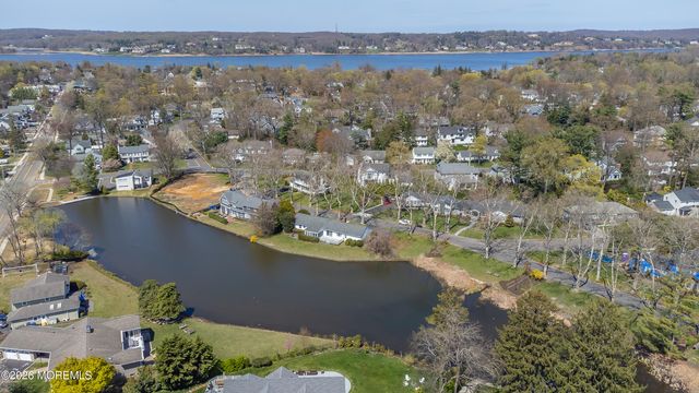 25 Buttonwood Drive, Fair Haven, NJ 07704