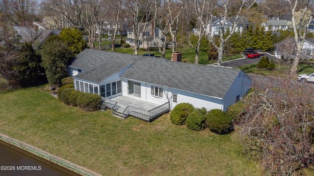 25 Buttonwood Drive, Fair Haven, NJ 07704
