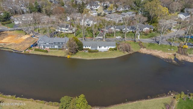 25 Buttonwood Drive, Fair Haven, NJ 07704