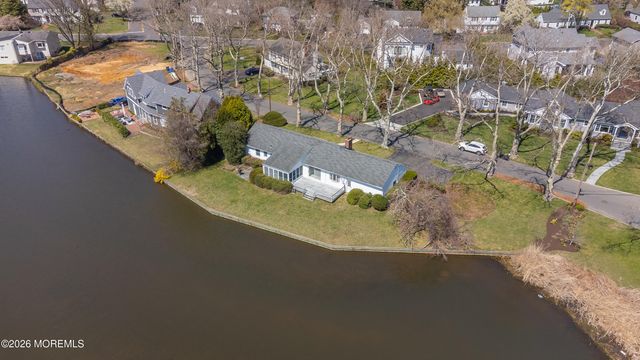 25 Buttonwood Drive, Fair Haven, NJ 07704