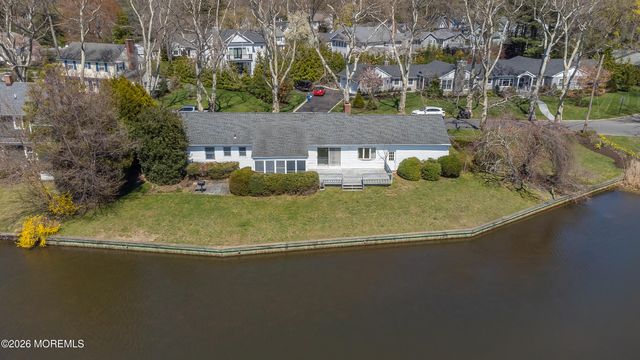 25 Buttonwood Drive, Fair Haven, NJ 07704