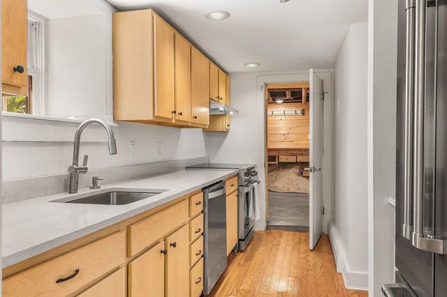 348 Maplewood Ave Apt 1, Portsmouth, NH 03801