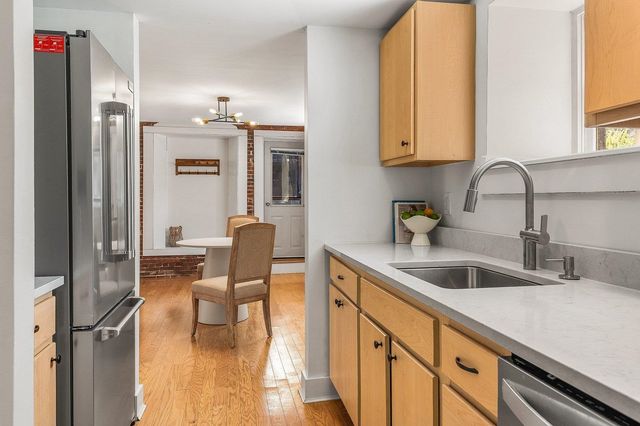 348 Maplewood Ave Apt 1, Portsmouth, NH 03801