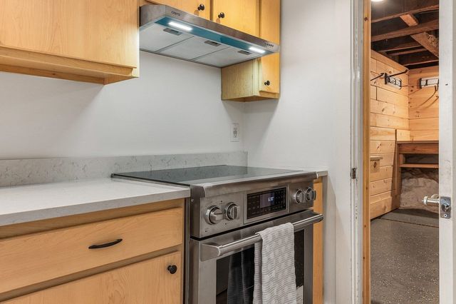 348 Maplewood Ave Apt 1, Portsmouth, NH 03801