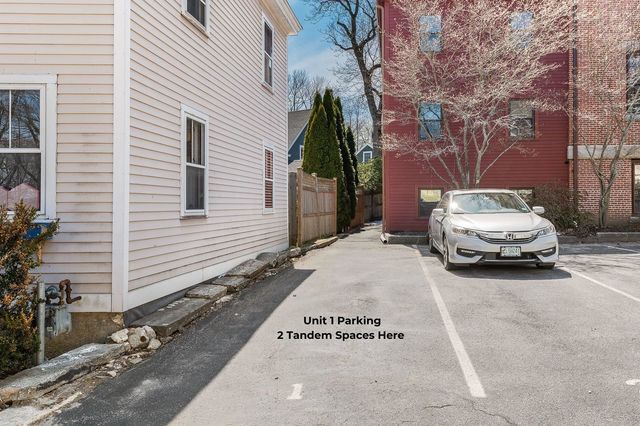 348 Maplewood Ave Apt 1, Portsmouth, NH 03801