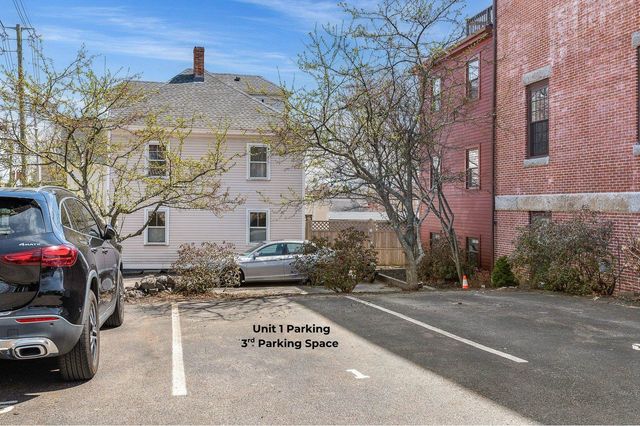 348 Maplewood Ave Apt 1, Portsmouth, NH 03801