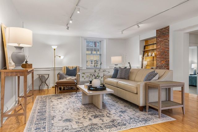 348 Maplewood Ave Apt 1, Portsmouth, NH 03801