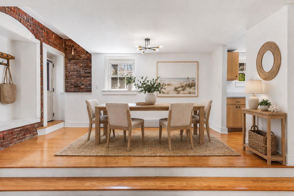348 Maplewood Ave Apt 1, Portsmouth, NH 03801
