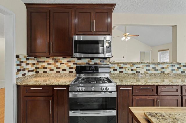 2004 Aberdeen Drive, League City, TX 77573