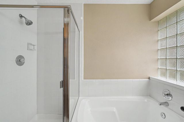 2004 Aberdeen Drive, League City, TX 77573