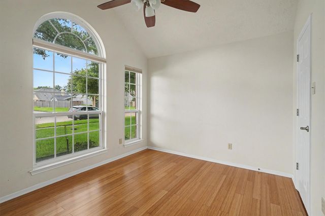 2004 Aberdeen Drive, League City, TX 77573