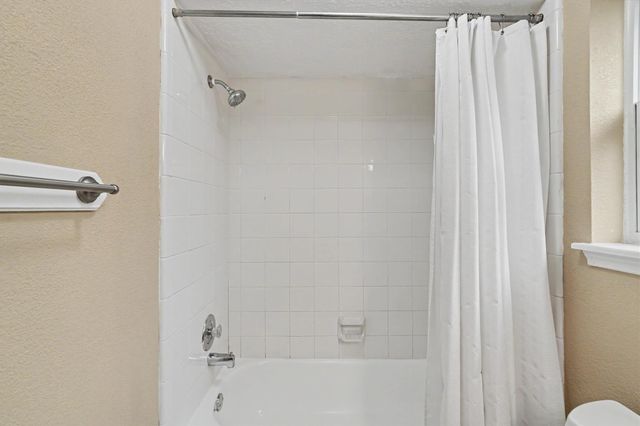 2004 Aberdeen Drive, League City, TX 77573