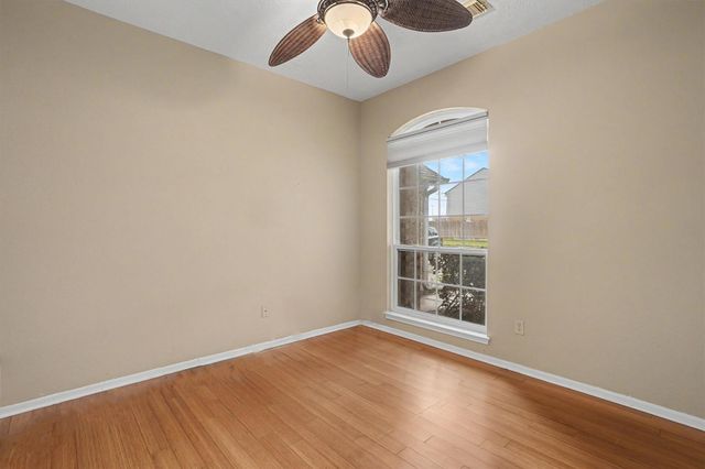 2004 Aberdeen Drive, League City, TX 77573