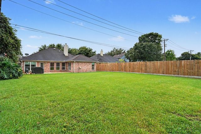 2004 Aberdeen Drive, League City, TX 77573