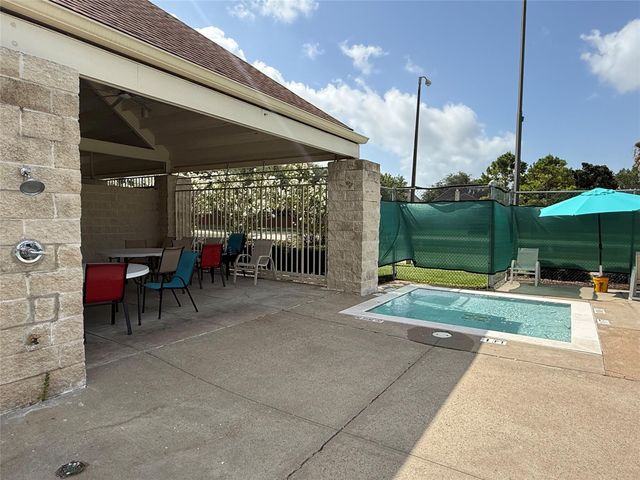 2004 Aberdeen Drive, League City, TX 77573