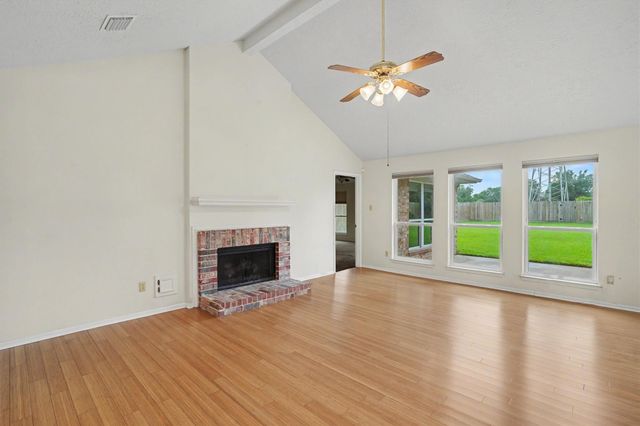 2004 Aberdeen Drive, League City, TX 77573
