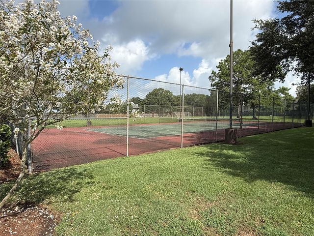 2004 Aberdeen Drive, League City, TX 77573