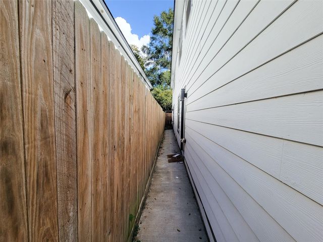 7202 Sandle Street A, Houston, TX 77088