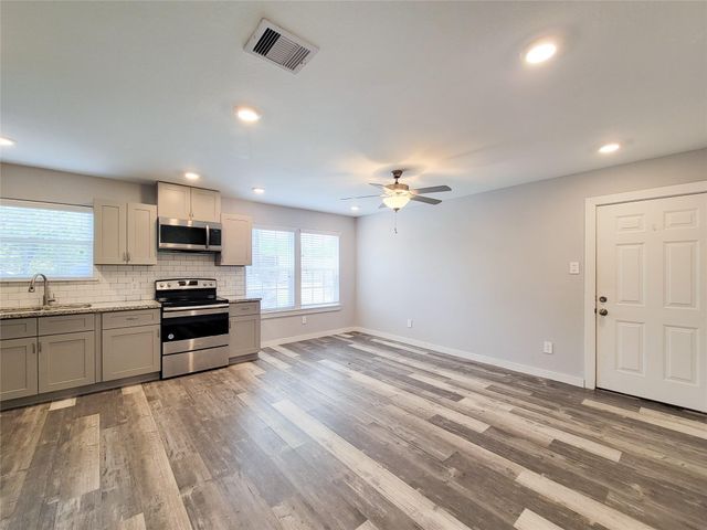 7202 Sandle Street A, Houston, TX 77088