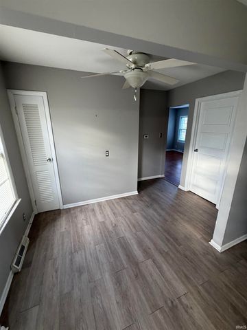 909 E Lawrence Street, Mishawaka, IN 46545