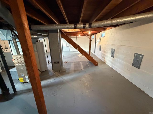 909 E Lawrence Street, Mishawaka, IN 46545