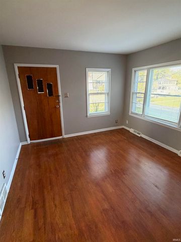 909 E Lawrence Street, Mishawaka, IN 46545