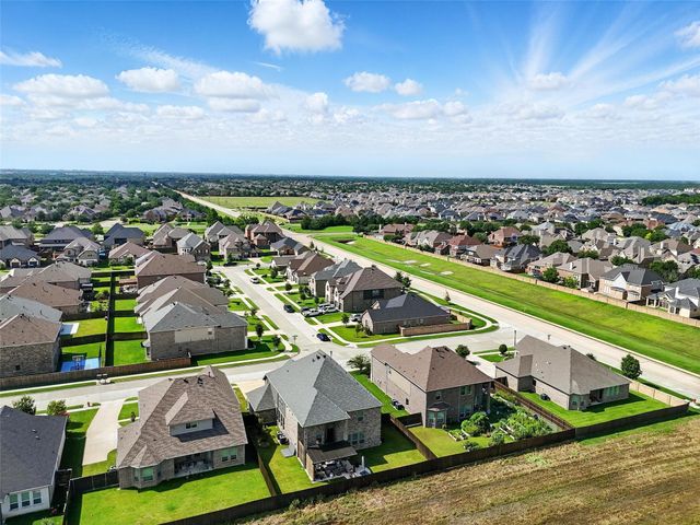 2711 Fleur De Lis Lane, Grand Prairie, TX 75054