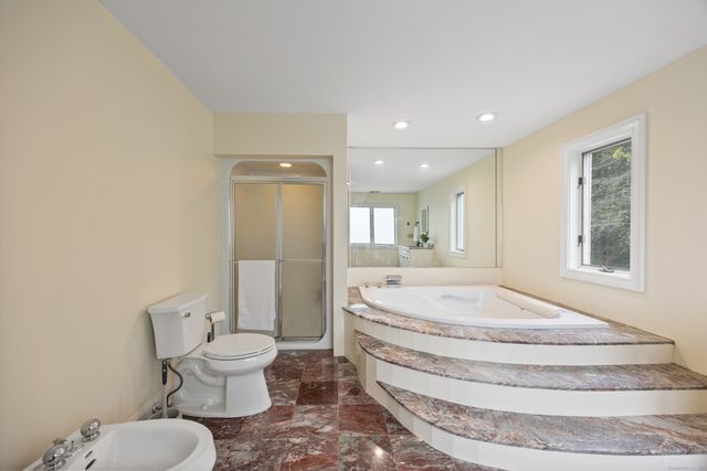33 Justine Drive, North Haven, CT 06473