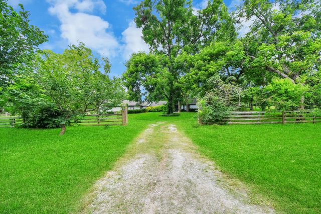 4126 Pecan Bend Drive, Richmond, TX 77406