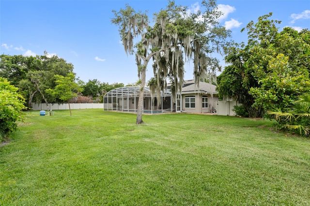 15900 ACORN CIRCLE, Tavares, FL 32778