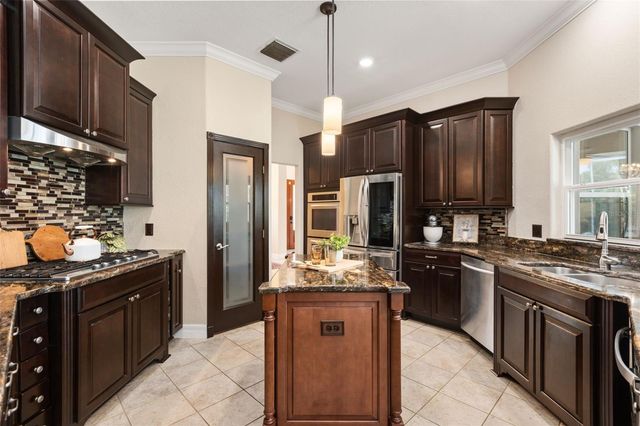 15900 ACORN CIRCLE, Tavares, FL 32778