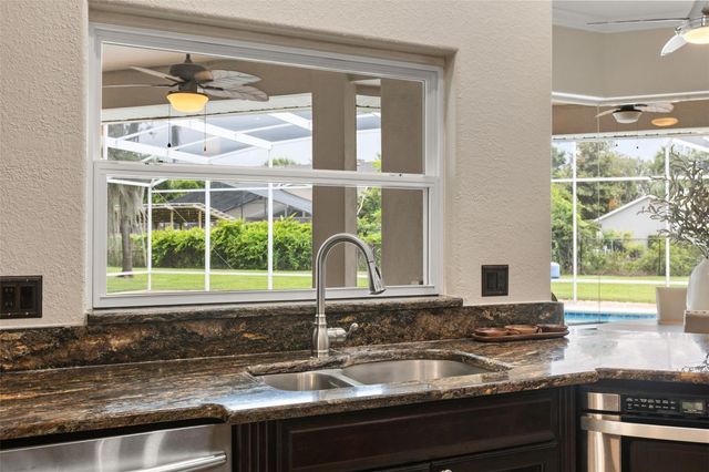 15900 ACORN CIRCLE, Tavares, FL 32778