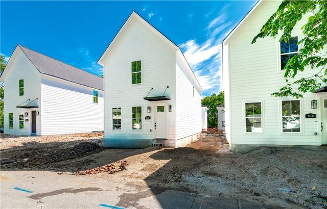 810 S Wood, Fayetteville, AR 72701