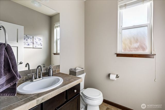 2837 SW Fairway Point Drive, Oak Harbor, WA 98277