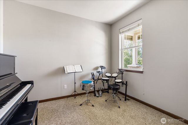 2837 SW Fairway Point Drive, Oak Harbor, WA 98277
