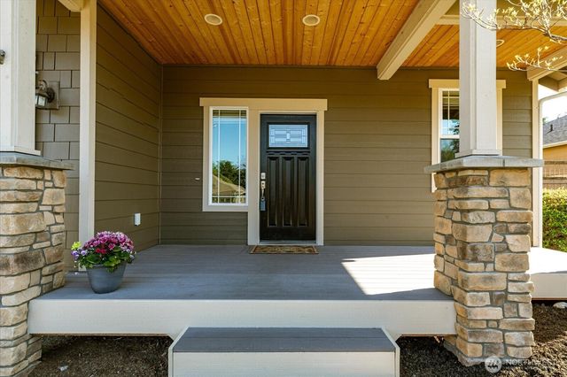 2837 SW Fairway Point Drive, Oak Harbor, WA 98277