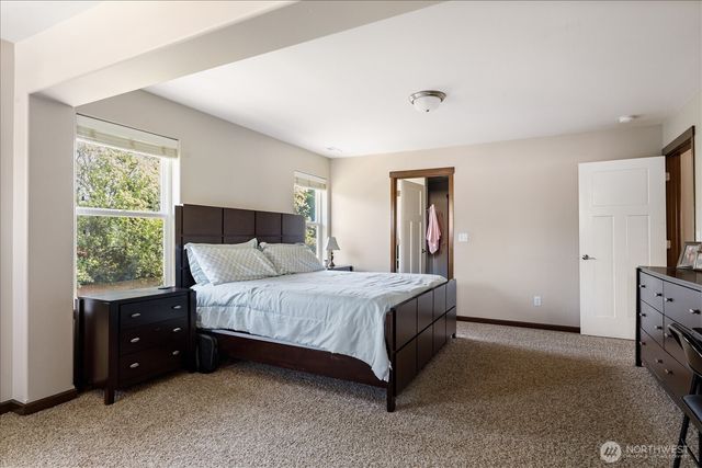 2837 SW Fairway Point Drive, Oak Harbor, WA 98277