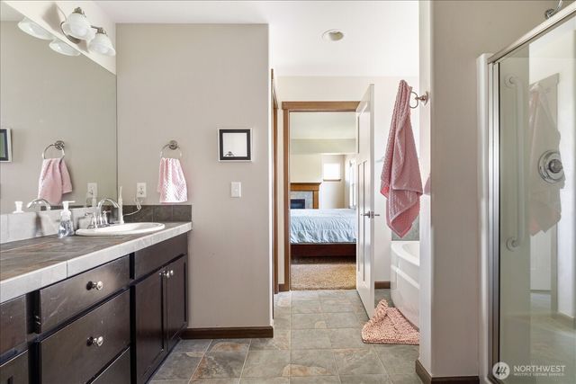 2837 SW Fairway Point Drive, Oak Harbor, WA 98277