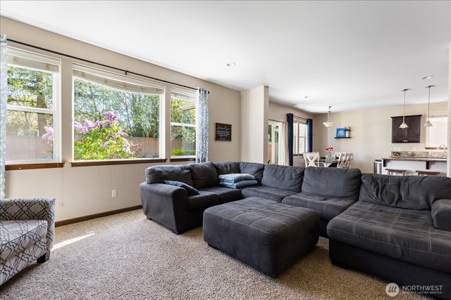 2837 SW Fairway Point Drive, Oak Harbor, WA 98277