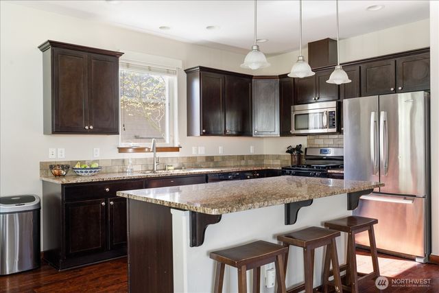 2837 SW Fairway Point Drive, Oak Harbor, WA 98277