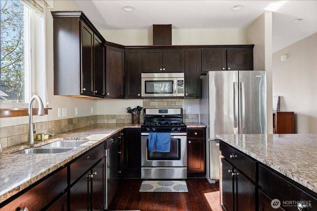 2837 SW Fairway Point Drive, Oak Harbor, WA 98277